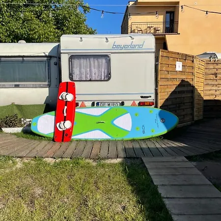Przyczepa Sun De Miro Ii Surf Wioska 야스타르니아